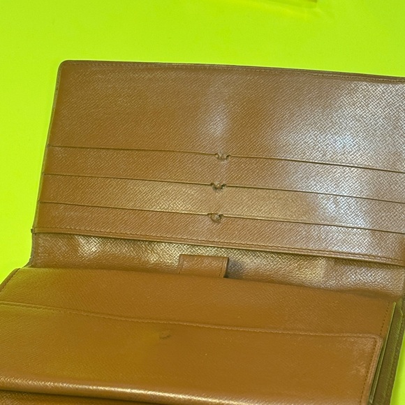 Louis Vuitton Olive Monogram Clutch - Picture 2 of 12